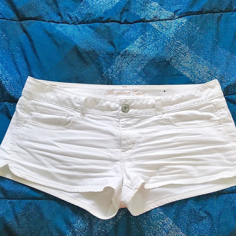 Low-rise white denim shorts sz14